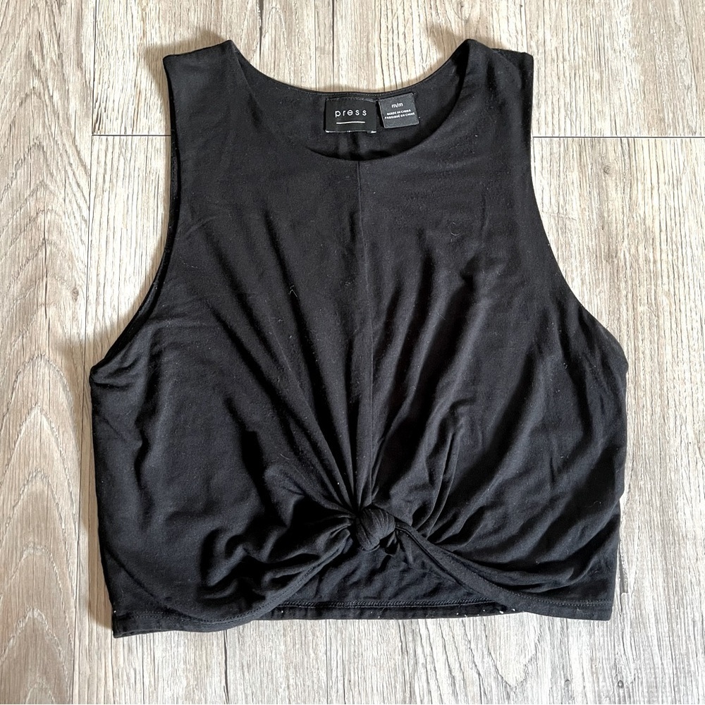 🔥SALE - any 4/$20. Press Knotted Crop Top